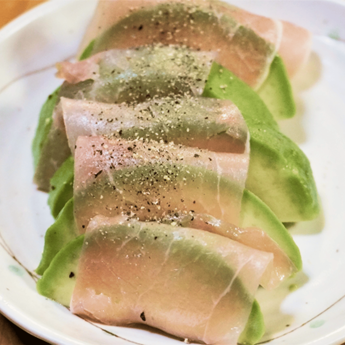 推薦食譜與吃法 4:生火腿酪梨捲